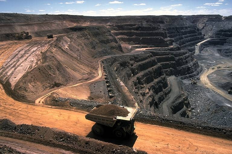 Kalgoorlie open cast mine - روز جهانی معدن‌ چیان